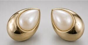 Vintage Large Teardrop Pierced Earrings- 1.25" Gold tone & Faux Pearl wp-47